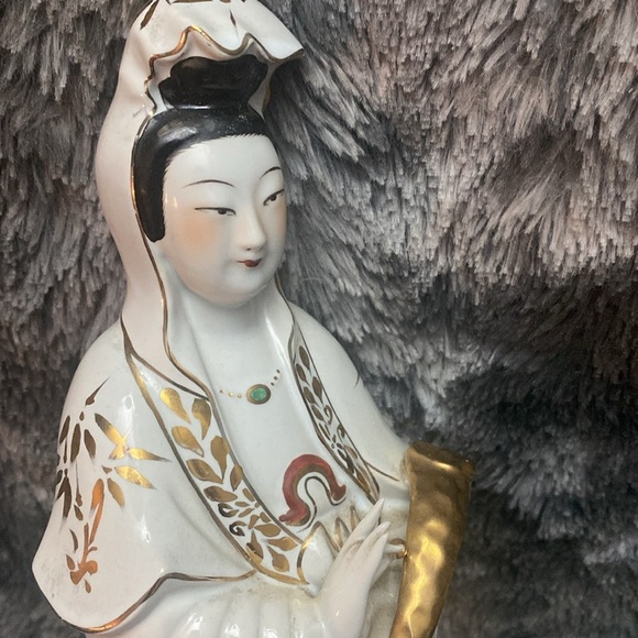 Elegant Porcelain Figurine with Gold Accents - Picture 9 of 16